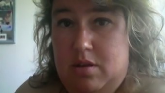 Mature ugly as shit webcam fatso flashed her disgusting fat cunt