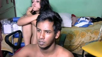 Horny Srilankan amateur couple poses nude and fucks in missionary pose