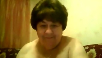 This fat mature woman with big saggy breasts knows how to chat