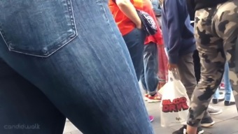 Candid Walk 46 - Blue Jeans Pawg