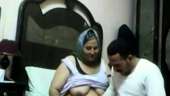 Hungry Arab Woman. Amateur