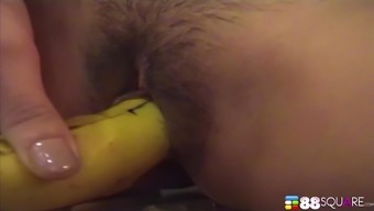 Masturbating with a banana makes Far Sarawimol moan loudly