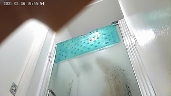 Real amateur Japanese wife in shower