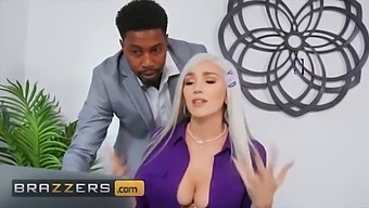 (Kendra Sunderland) Gets A Foot Massage A Big Black Cock By Her Colleague (Isiah Maxwell) - Brazzers