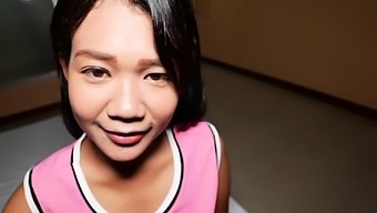 Cute faced amateur Thai bargirl fucked