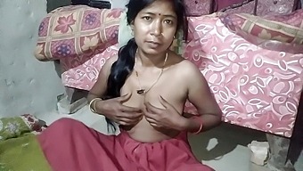 Amazingly beautiful Indian aunt gets her pussy filled with cum in dog style