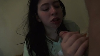 Amilia Onyx gives a sensual blowjob in a homemade video