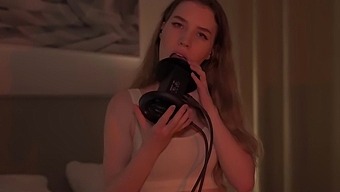 Wake up to an ASMR experience with a big-butt babe