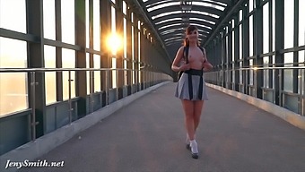 Watch as Jeny Smith shows off her amazing body on a walk